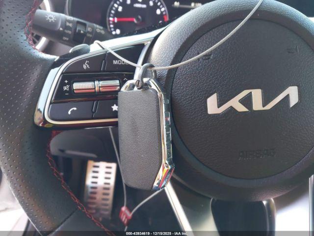 Kia Forte Gt Image 6