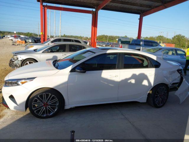 Kia Forte Gt Image 9