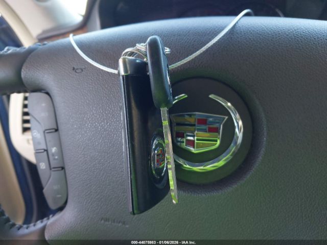 Cadillac DTS 1sd Image 11