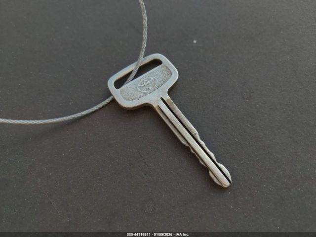 Toyota ECHO Image 13