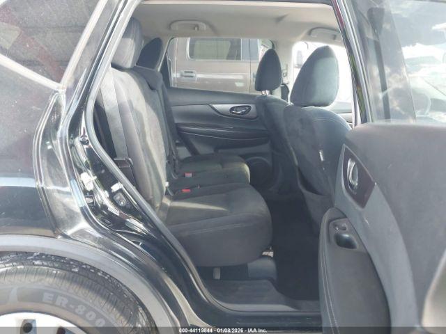 Nissan Rogue S Image 2