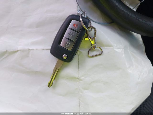 Nissan Rogue S Image 8