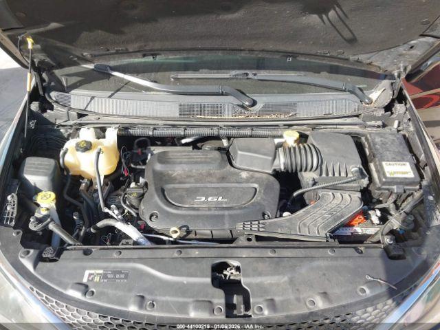 Chrysler Pacifica Touring L Image 7