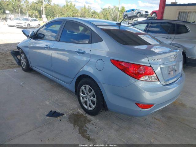 Hyundai ACCENT Image 4