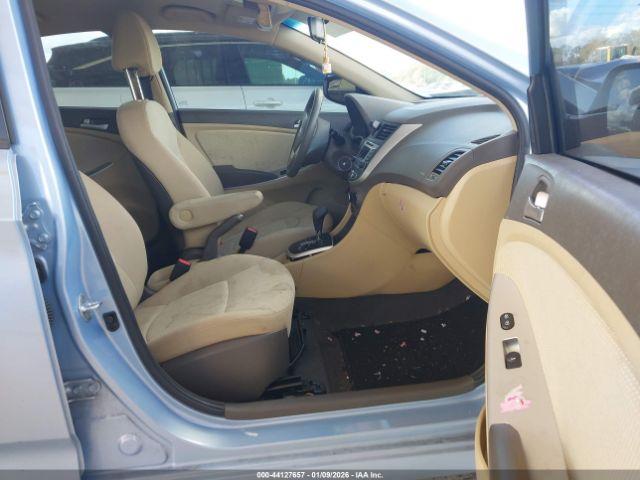 Hyundai ACCENT Image 6