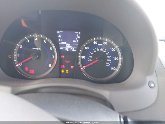 Hyundai ACCENT Image 10