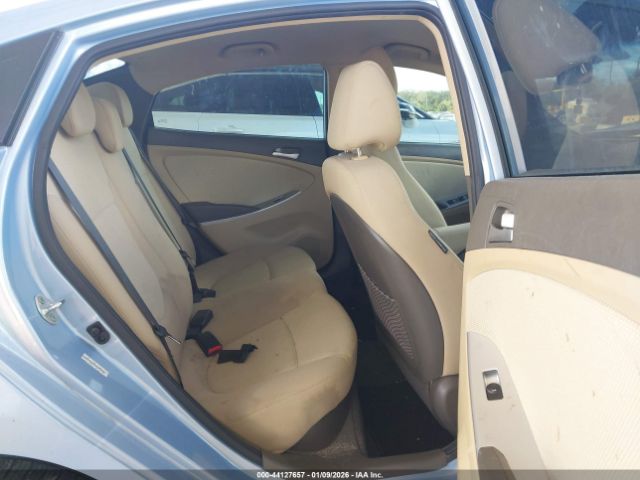 Hyundai ACCENT Image 9