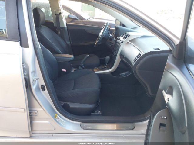 Toyota Corolla S Image 12