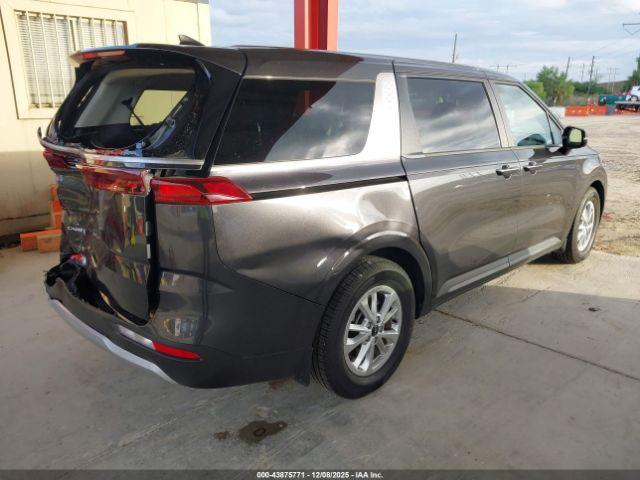 Kia Carnival Lx Seat Package Image 4