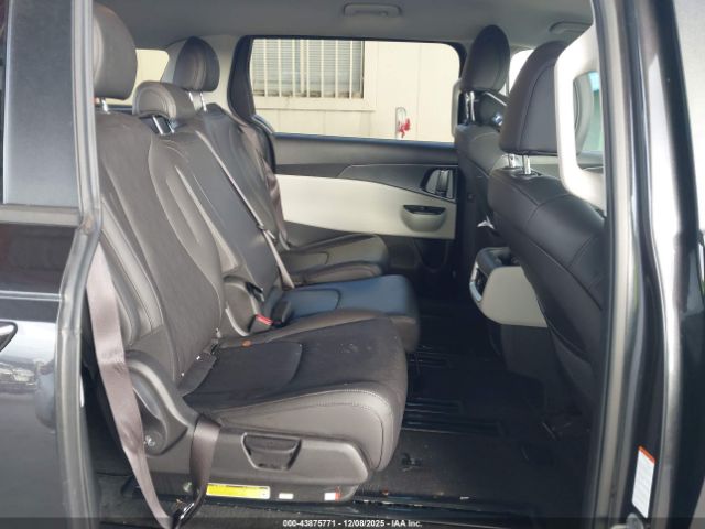 Kia Carnival Lx Seat Package Image 16