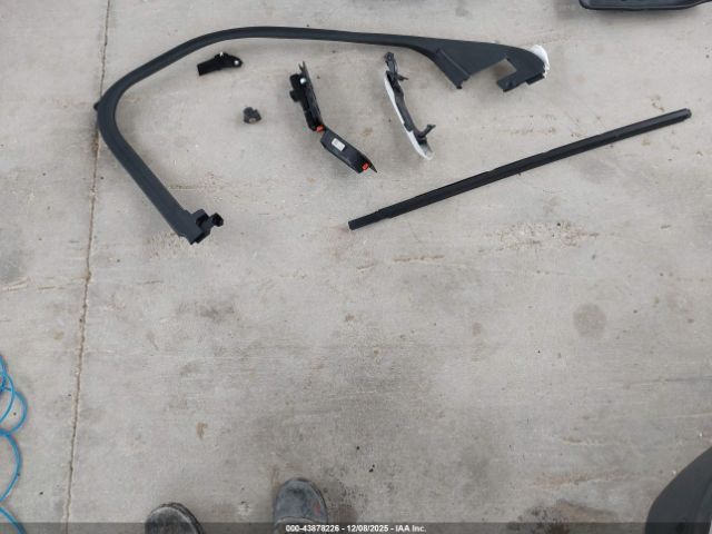 Ford Explorer Limited Image 17