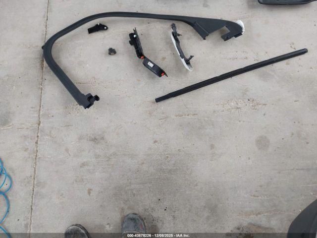 Ford Explorer Limited Image 17